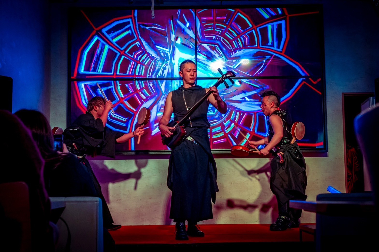 大阪観光局【公式】 on Twitter "「和×ダンスミュージック×パフォーマー」がコンセプトの、ナイト×ライブエンターテインメントが本格