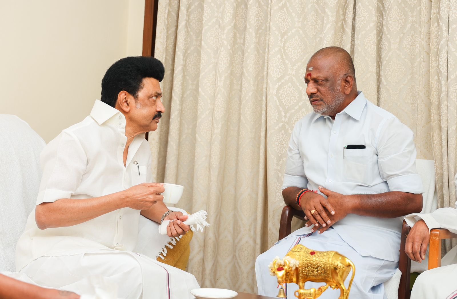 Tamil Diary on Twitter: "ஓ.பன்னீர்செல்வம் தாயார் மறைவுக்கு, நேரில்