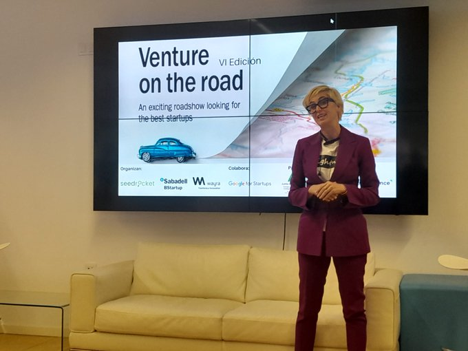 aemprende's tweet image. #VentureOnTheRoad 🚙 @seedrocket

 🙌 ENHORABUENA a todas Cober.io @genengineSL @voicit_tech, especialmente a @dencantocom que se alzó con el galardón 🏅

Nuestra directora, @rosasiles y @azevedohermida, de #EquipoEmprende, participaron como jurado ✍️

#EmprendeAND