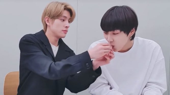 jakewonfeed's tweet image. jakewon latest live… crumbs