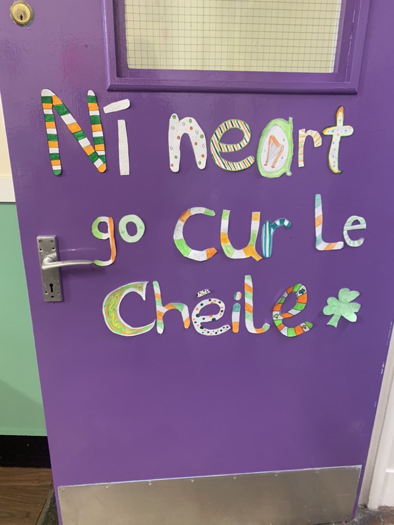 coistemhs's tweet photo. Lá Fhéile Pádraig sona daoibh go léir!☘️💚🇮🇪 Bainigí sult as an lá speisialta agus an deireadh seachtaine fada💫  #snag2023 @ManorHseRaheny @lecheiletrust1 https://t.co/wjF9uCQple