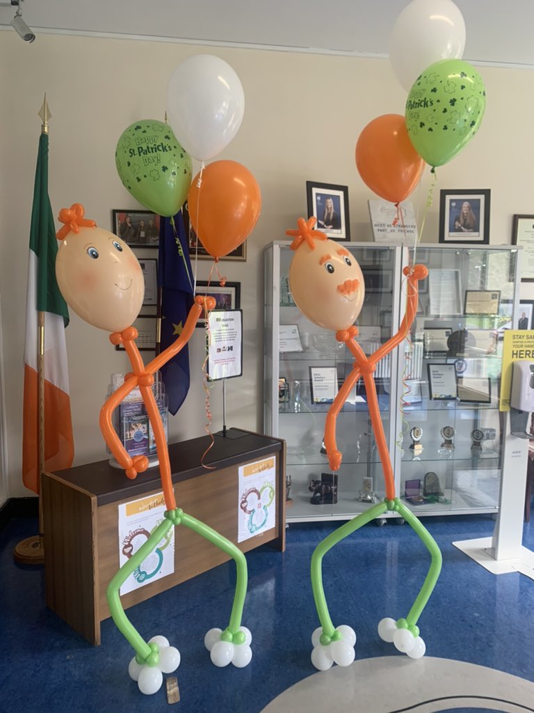coistemhs's tweet photo. Lá Fhéile Pádraig sona daoibh go léir!☘️💚🇮🇪 Bainigí sult as an lá speisialta agus an deireadh seachtaine fada💫  #snag2023 @ManorHseRaheny @lecheiletrust1 https://t.co/wjF9uCQple