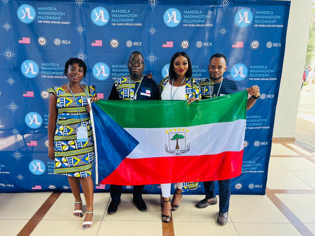 Sudáfrica: <a href="/MumPueyo/">Marta Mum Pueyo</a> <a href="/RaquelBiebeda/">Raquel Biebeda</a> <a href="/CustodioLs/">ANGEL CUSTODIO</a> y <a href="/BlasObama/">BLASSTECH</a> #MWF2021 representan a Guinea Ecuatorial 🇬🇶  en el Simposio de <a href="/YALINetwork/">YALI Network</a>. Más de 700 jóvenes líderes Africanos y expertos Estadunidenses, sobre:  educación, innovación, emprendimiento, tecnología, agricultura etc. ✊