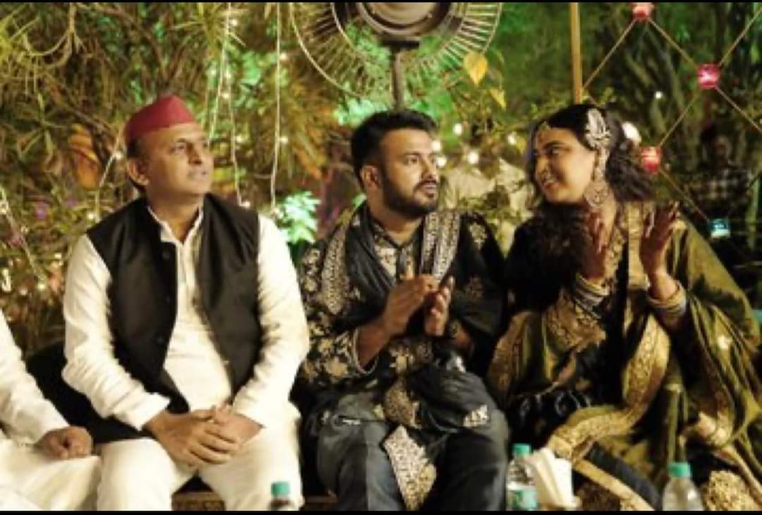 UdayKumarDasar5's tweet photo. Hi swara @ReallySwara 
Is this your marriage or Anti-Bjp parties get-together
Feel some shame #SwaraBhasker 
Points to be noted 
1.Swara failed in #Bollywood
2.swara is b grade actress in Bollywood
Ect many more ...
Note : Swara #suitecase  or #Fridge is ready for you in cmng yrs https://t.co/Dhmv9UqRQR