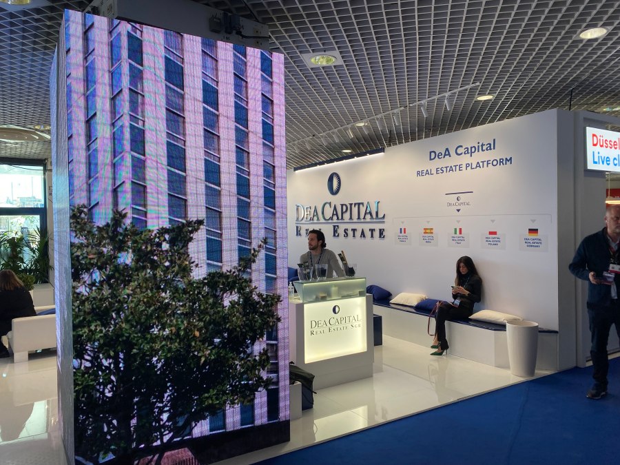 LegeAdvisors's tweet photo. 🔵 Today marks the end of @MIPIMWorld . This is the last day of business talks/meetings for Lege Advisors representatives in #Cannes (Szymon Mojzesowicz MRICS and Norbert Banaszek). And as usually, we have some photos for you from this great venue. #MIPIM2023 https://t.co/TGBQ0zQrXI