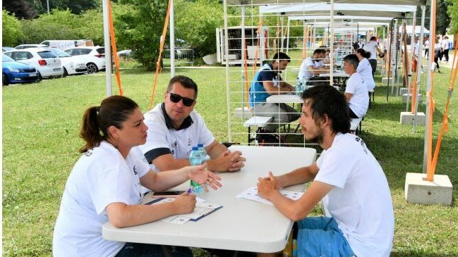 FTravail_ARA's tweet image. Du Stade vers l'Emploi 🏃 Cet événement innovant propose aux #entreprises de recruter autrement, sur les #savoirêtre des candidats en s'appuyant sur les valeurs du #sport 

Toutes les dates 2023 en #AuvergneRhôneAlpes 
👉 pole-emploi.fr/region/auvergn…

#TousMobilisés #recrutement