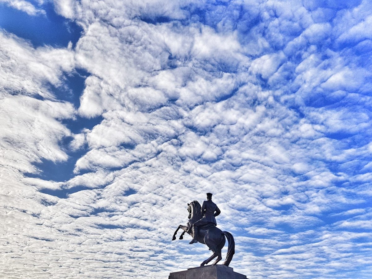 "Biz kimsenin düşmanı değiliz. Yalnız insanlığın düşmanı olanların düşmanıyız."  
Gazi Mustafa Kemâl Atatük