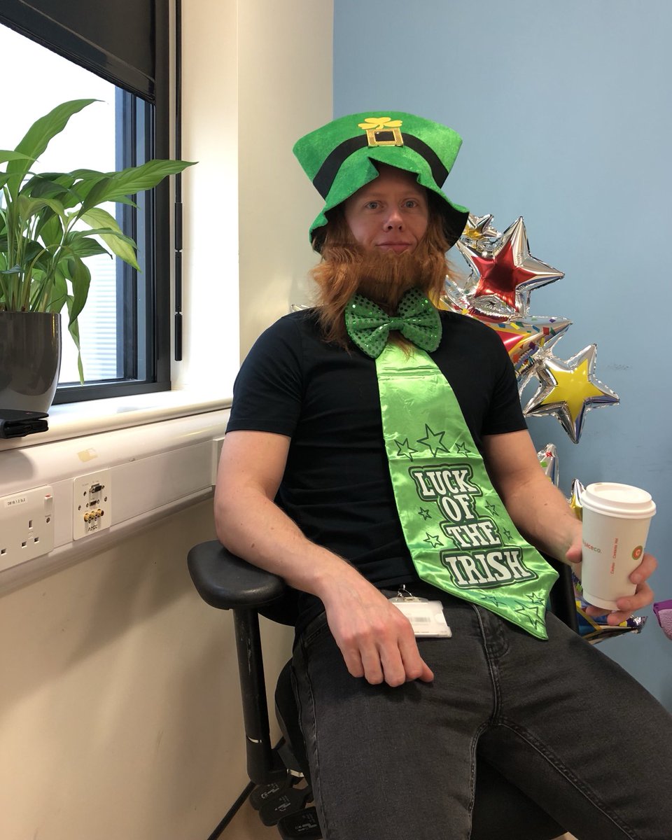 Strange things can happen at the end of ⁦a long PICU⁩ Duty Week... ⁦☘️🏴󠁧󠁢󠁳󠁣󠁴󠁿@drpeterdonnelly⁩ (@PICU_Scot Team are however slightly disappointed there was no pot of gold⚱️…) #PedsICU 🏥👶👧🧒 #EndOfTheRainbow 🌈 #FridayHandover #Paddy’sDay ☘️