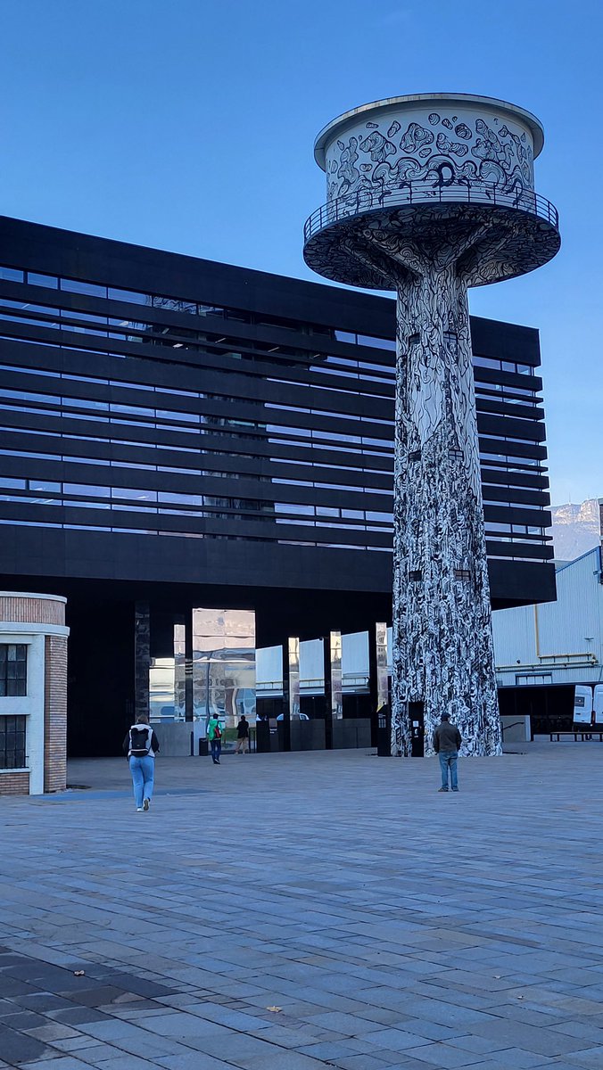 Zu Gast bei der #Eurac Research in Bozen. Harald Garrecht (#WTA) und Alexandra Troi (Eurac) eröffnen das WTA-Kolloquium. Die Vortäge und Diskussionsrunden nehmem die Themen Nachhaltigkeit und Klimaneutralität im historischen Gebäudebestand in den Fokus.