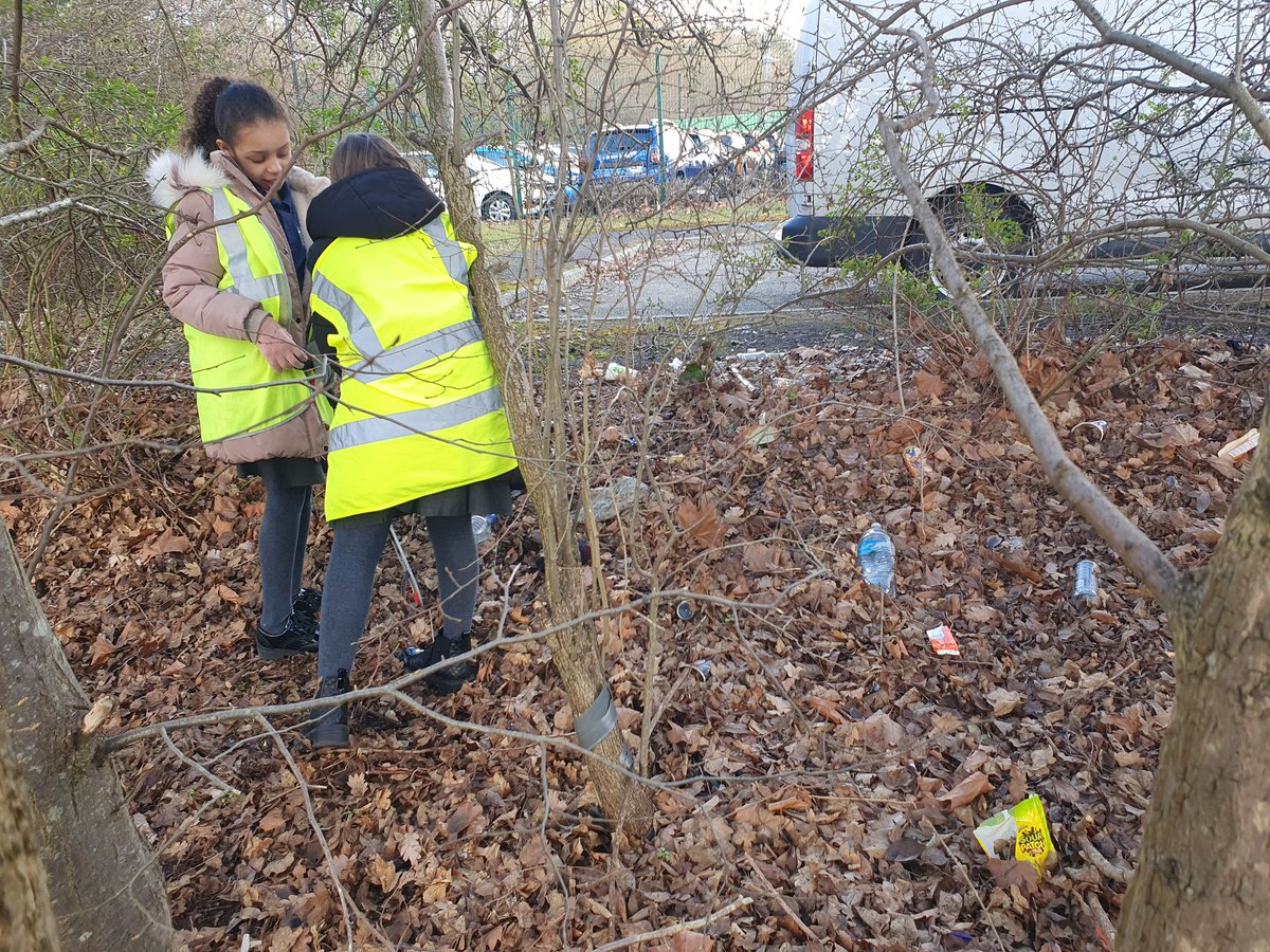 maxroemk's tweet photo. JNAGs in action earlier in the week. They cleared an outrageous amount of rubbish near Westcroft. Thank goodness there are children like these. #proud
@LongMeadowSch https://t.co/0SXCDFhume