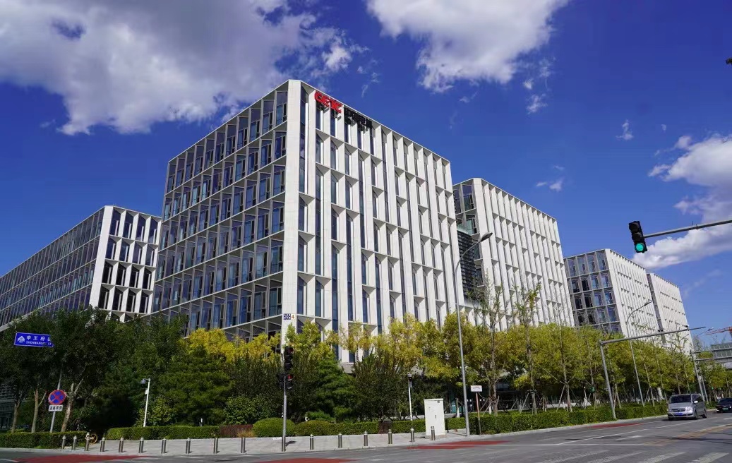 BeijingDiscover's tweet photo. Have you ever wondered where those stunning visuals from the TV series "Three-Body" originated? Come and visit the sci-fi hub that is flourishing in western Beijing's Shijingshan District. 👍🎉🎉
#BeijingTech (Photo: Beijing Daily/Shijingshan District of Beijing) https://t.co/AW9NG1yuYx