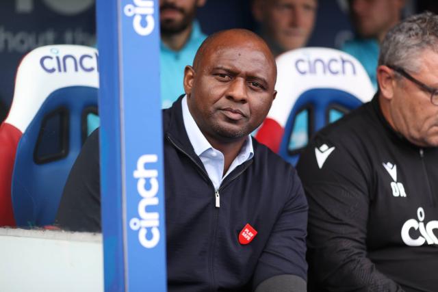 lequipe's tweet photo. Douzième de Premier League, Crystal Palace a décidé de se séparer de Patrick Vieira, l'entraîneur français des Londoniens, en raison de mauvais résultats lors des dernières semaines https://t.co/ARTGkGPYta https://t.co/wV1OrCaODs