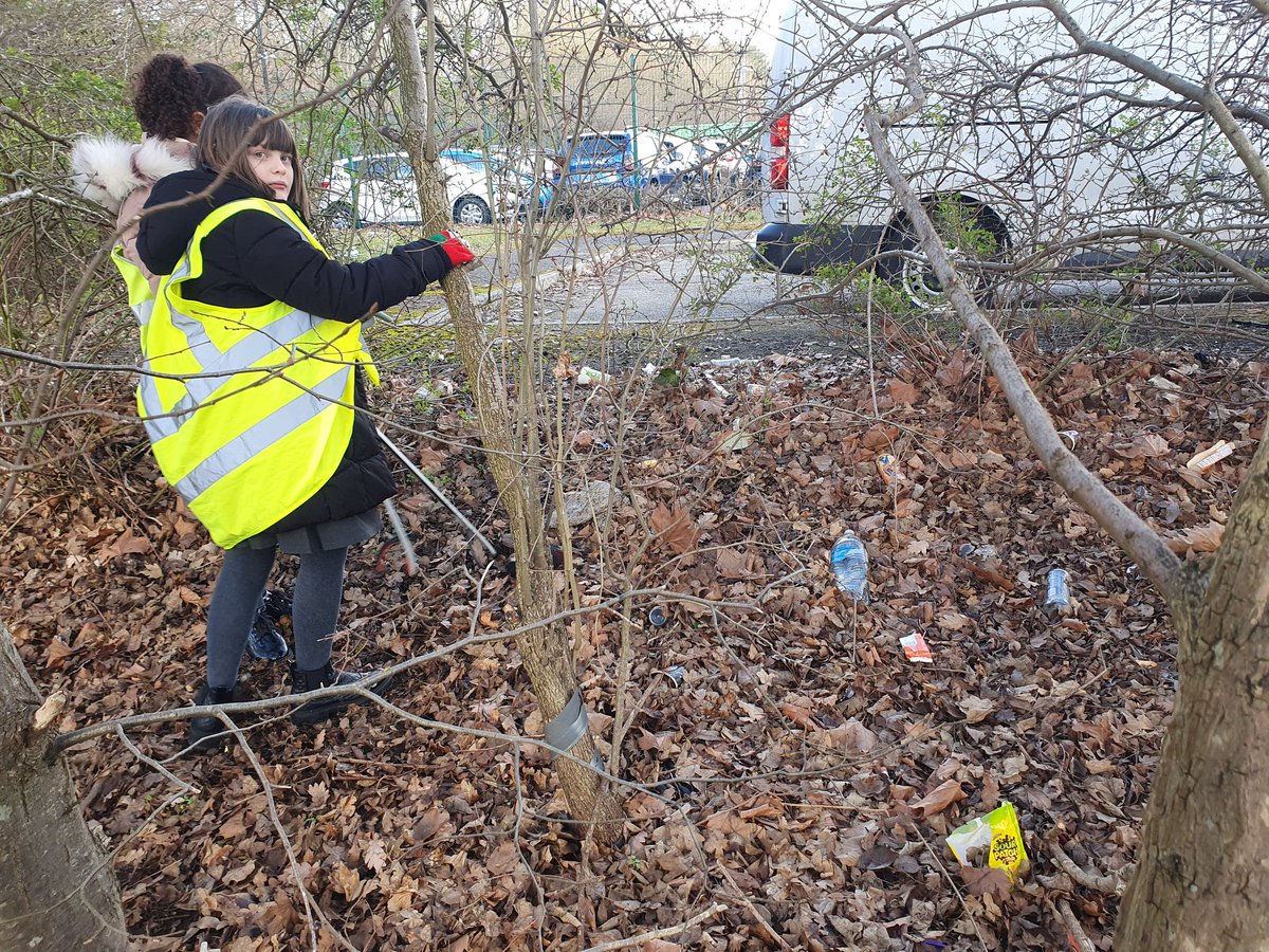 maxroemk's tweet photo. JNAGs in action earlier in the week. They cleared an outrageous amount of rubbish near Westcroft. Thank goodness there are children like these. #proud
@LongMeadowSch https://t.co/0SXCDFhume
