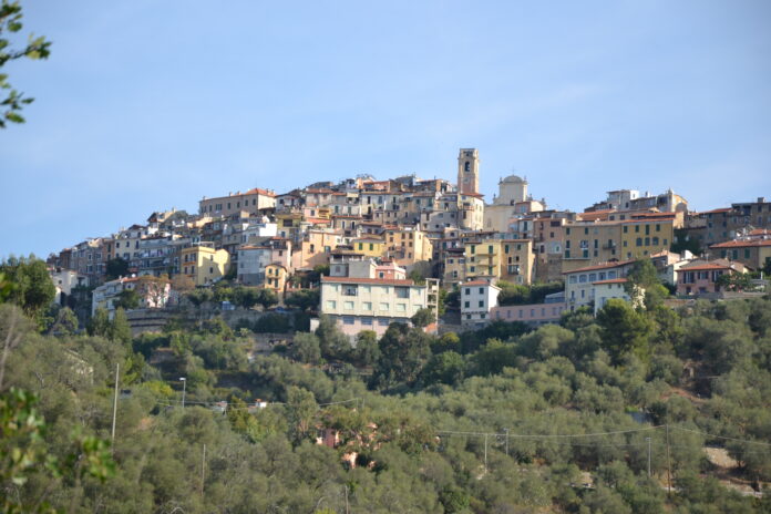 AnciLiguria's tweet photo. 🗓Arrivano le #GiornateFAI di Primavera, il grande evento di piazza, in programma a marzo, dedicato al patrimonio culturale e paesaggistico del Paese.
Protagonista in Provincia di Imperia domenica 26 è il borgo di #Perinaldo, #areainterna #Imperiese
📰https://t.co/uCvkRUg26k https://t.co/KlSh2eDN0u