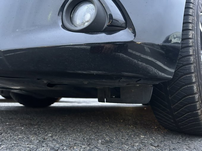 なんで北関東道の走行車線ど真ん中に脚立🪜落ちてるかなー😭後続車もいるし、追越車線に並走してる車両もいたから避けきれずに踏