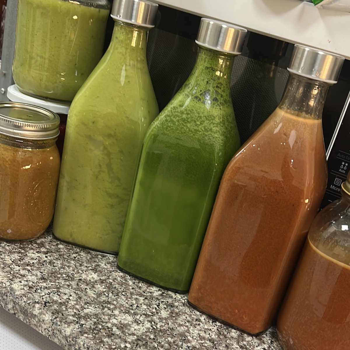 sun_flower72's tweet photo. My juicer is sick of me. I know it. #day20 #juicefeasting https://t.co/usBoRsX46j