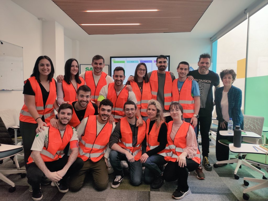 Perello_C's tweet photo. Pensando siempre en cómo sorprender a tus alumnos/as y de pronto, un día, son ellos y ellas quienes te dejan #sinpalabras gracias! #entornoseguro #simulacion #equipocohesionado #cuidadoscriticos #MCEPC @FUEIB @UIBTalent @InferFisioUIB @SATSE_Baleares @cidefib https://t.co/TMI4UyNAt2