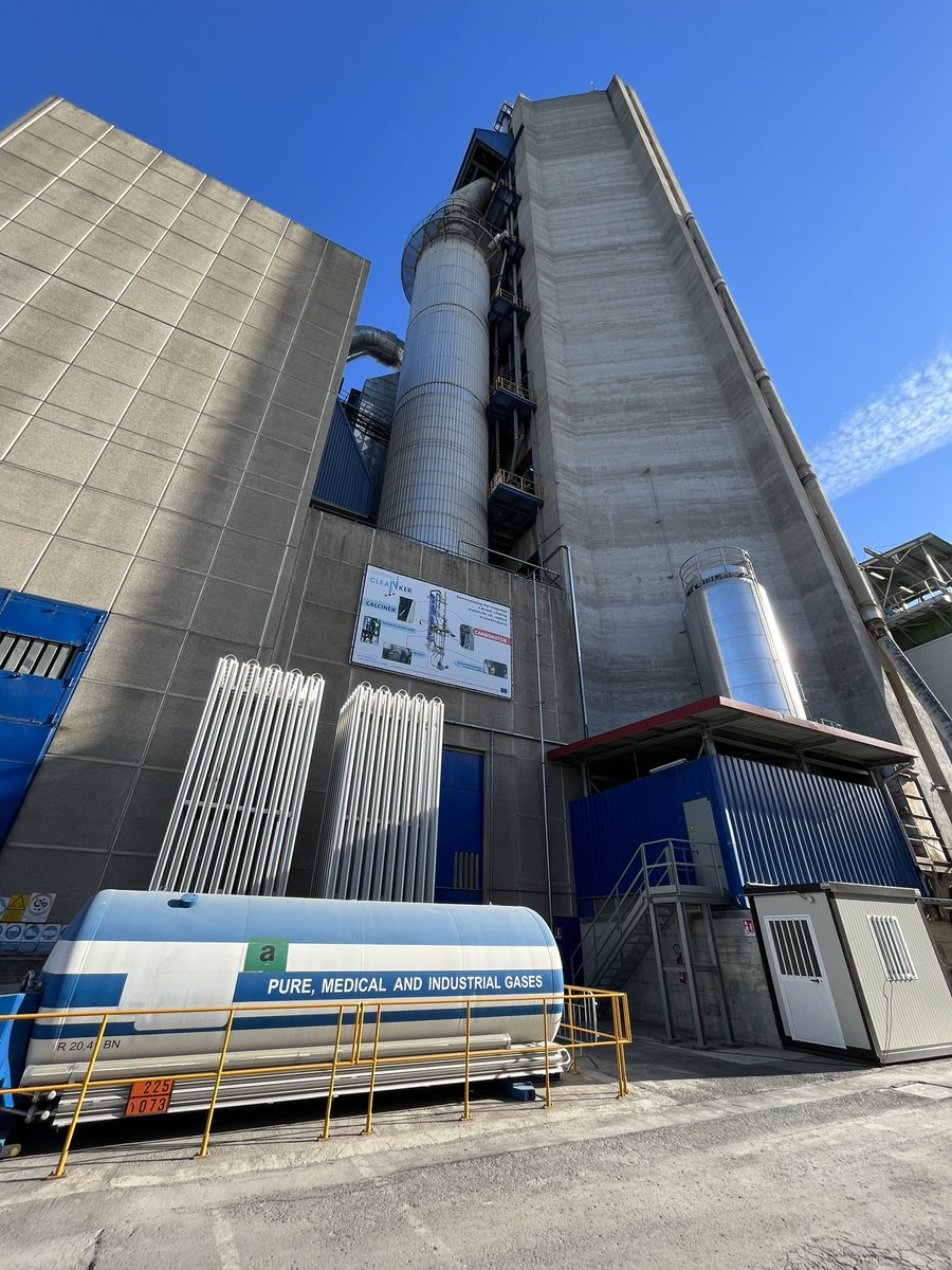 I am so glad to present our work <a href="/MatCoRE_NCL/">Materials, Concepts and Reaction Engineering Group</a> - #chemicallooping WGS reactor for clean #hydrogen production in Piacenza 
🇮🇹<a href="/IEAGHG/">IEAGHG</a> #HTSLC23 Nice site visit to <a href="/CLEANKER_H2020/">CLEANKER</a> to see CaL can work at scale to decarbonise #cement industry