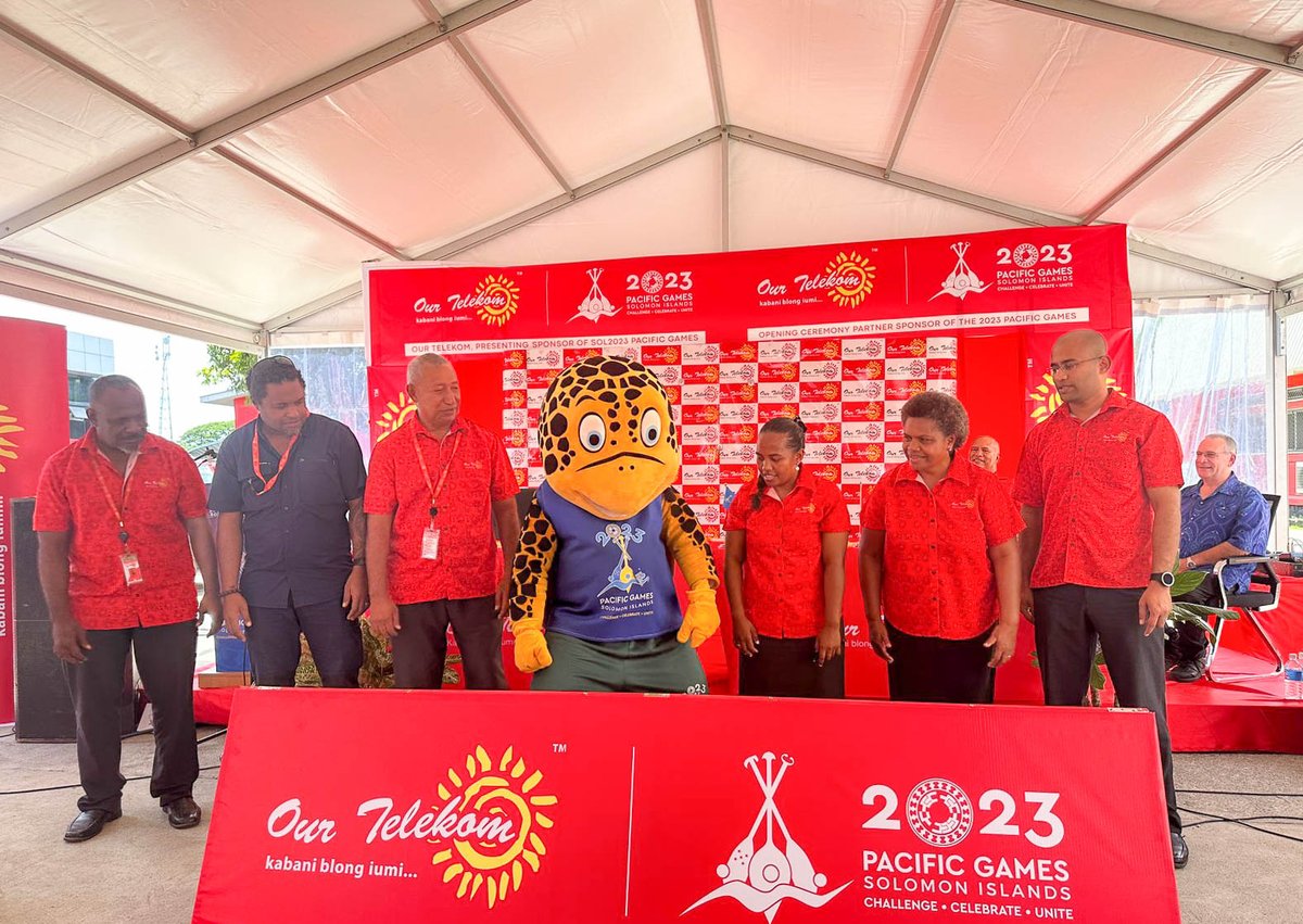 Felly_osifelo's tweet photo. As #Solo the #PG2023 mascot prepares to show off his signature pose to the STCL Senior Management team, it's safe to say that all eyes are on him. With his perfectly coiffed fur, charming smile, and can-do attitude, he has a lot to be happy about. https://t.co/NzmHmgrZ2M