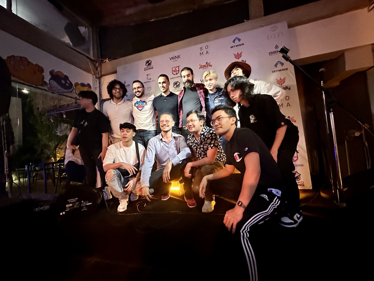 I managed to get second place in the recent @axieDoLL tournament held in Vietnam.
After 2 days of travelling back home and reflecting on the last week of greatness that was #AxieWeek and the #E4EMinors, it was the experience of a lifetime.
Appreciation Thread🧵👇