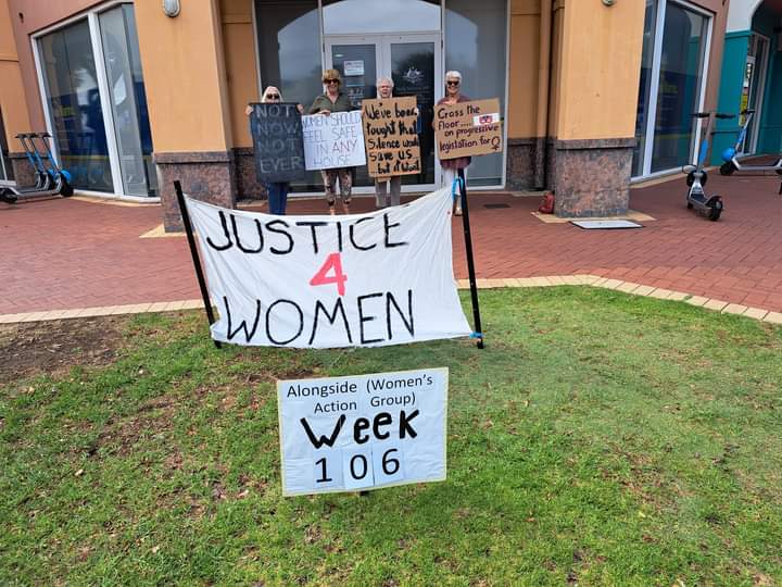 Bridie_OOJ's tweet photo. Week 106 of vigils outside @NolaMarinoMP's office.
 
When you gonna venture outside, Nola? 🤷‍♀️

#EnoughIsEnough #auspol https://t.co/cnw5uyU1TG