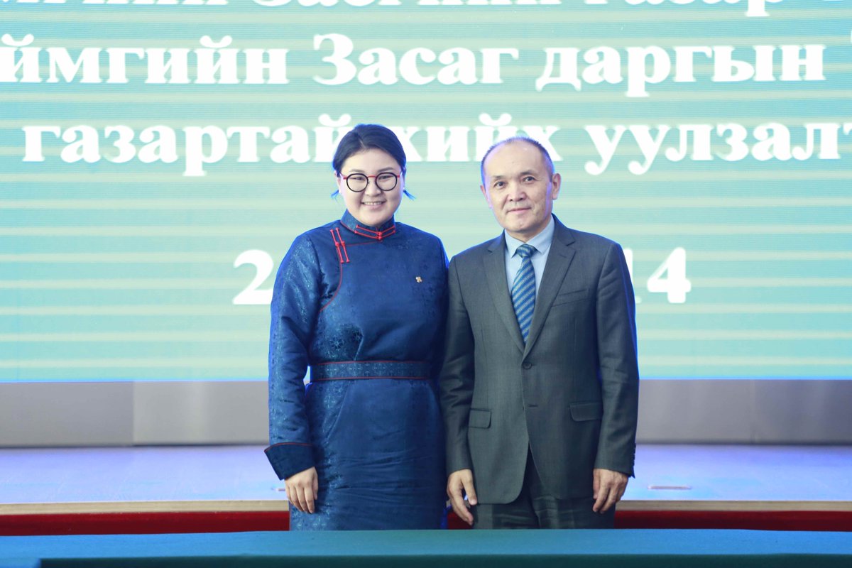 БНХАУ-ын ШУӨЗО-ны Алтай аймгийн ЗД Женис Хадисын урилгаар тус аймагт ажлын айлчлал хийлээ. 

Айлчлалын үр дүнд Булган-Такашикэн боомтоор иргэн өдөрт 8000¥ хүртэлх бараагаа татваргүй гаргаж, Такашикэн хотхоны хилийн иргэдийн зах буюу чөлөөт бүсэд бараагаа борлуулах боломж бүрдлээ.