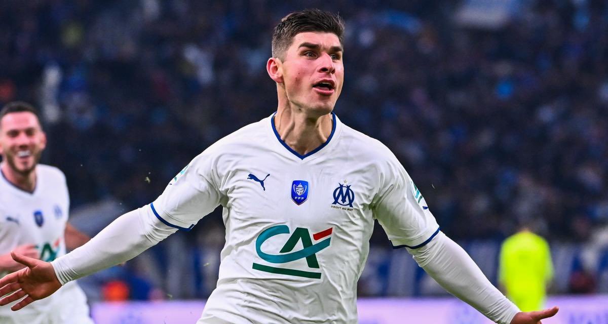 ActuO_M's tweet photo. 🔹Le prêt avec obligation d'achat de Ruslan Malinovskyi 🇺🇦 était lié au maintien de l’OM en Ligue 1, il reste 11 journées avec 33 points d’avance sur le premier relégable. Le milieu de terrain ukrainien est désormais olympien jusqu'en 2026. (RMC) #TeamOM https://t.co/gkUDcAUl8V