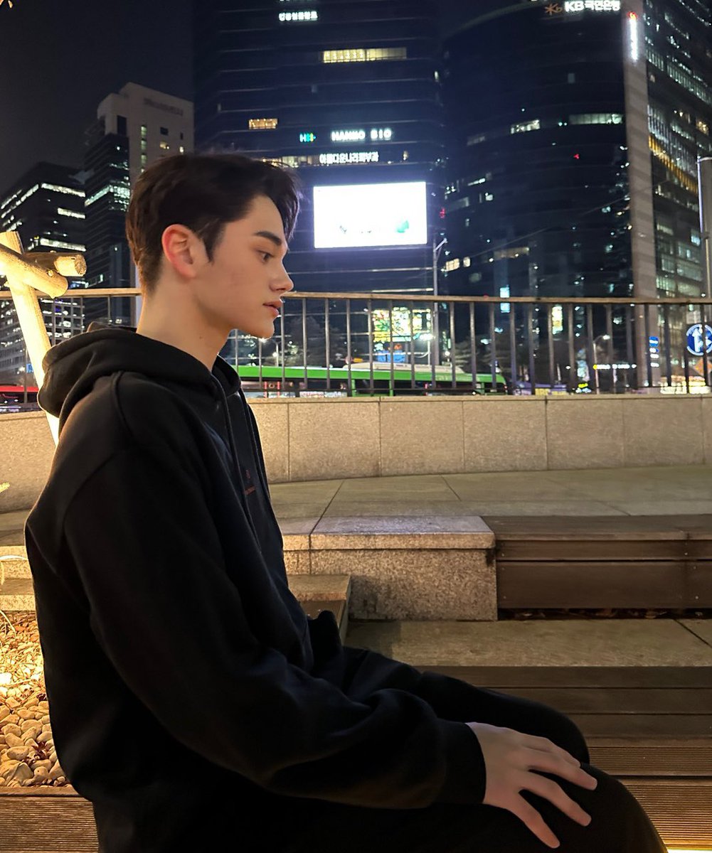 Kamoto127's tweet image. ボイプラとピークタイムでメンタルズタズタなのに少年ファンタジーを見ようとする自分がアホだってことはわかってるけどダニエルくん可愛いから…めちゃくちゃ可愛いので本当にみてください。幼少期から天才のビジュアル。
#DANIELHYUNOOLACHAPELLE 
#복대니얼