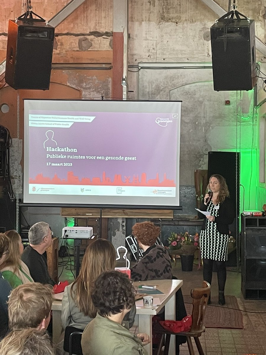 coe_sshw's tweet photo. We zijn van start!! Volle bak in de Wolkenfabriek/Huiskamer. Onze voorzitter @LisetvdM opent de hackathon. https://t.co/XWYInlDcEy