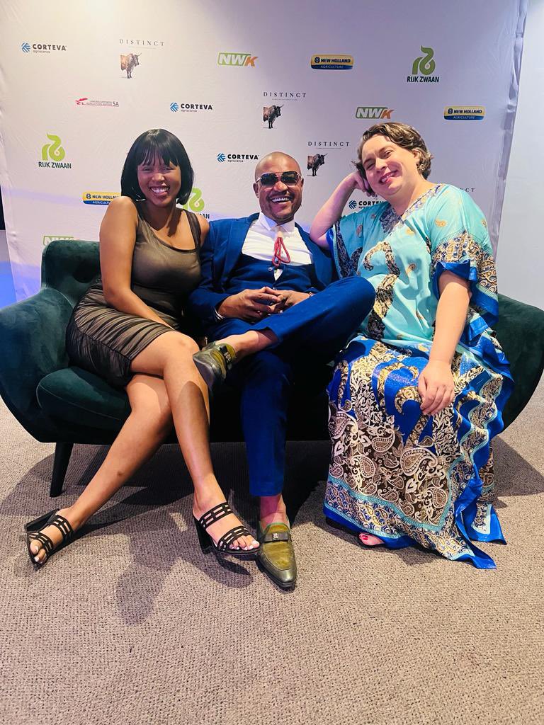 mthimkulumc1's tweet photo. Appreciation Post 

From left To Right

Gugulethu Mahlangu Thee Influencer 

Mthimkulu Clifford Thee Multiple Award Winning Commodity Producer 

Liza Bohlmann Thee Best Writer in the Agricultural sector so far 🥰
#MakingFarmingFashionable https://t.co/DtCvZd8FYA