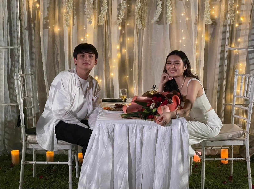 luvsjhoanna's tweet photo. when seth is so gentle and soft to francine >>>

CHIN SAID YES TO SETH
#FranSeth https://t.co/JLdOgKuwdz