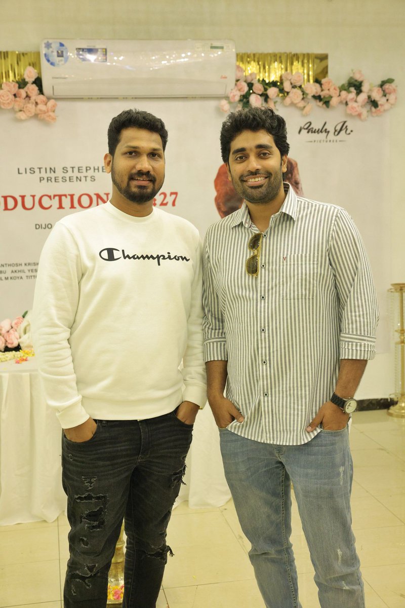 magicframes2011's tweet photo. Nivin Pauly 43 Pooja ✨🎉
Magic Frames Production No 27 🥰
#NP43 #MagicFrames27 #NivinPauly #DijoJoseAntony #SharisMohammed #JakesBejoy #MagicFrames #ListinStephen #SanthoshKrishnan #SreejithSarang #SameeraSaneesh #RonexXavier #SuhailMKoya https://t.co/Yxiu22IQap