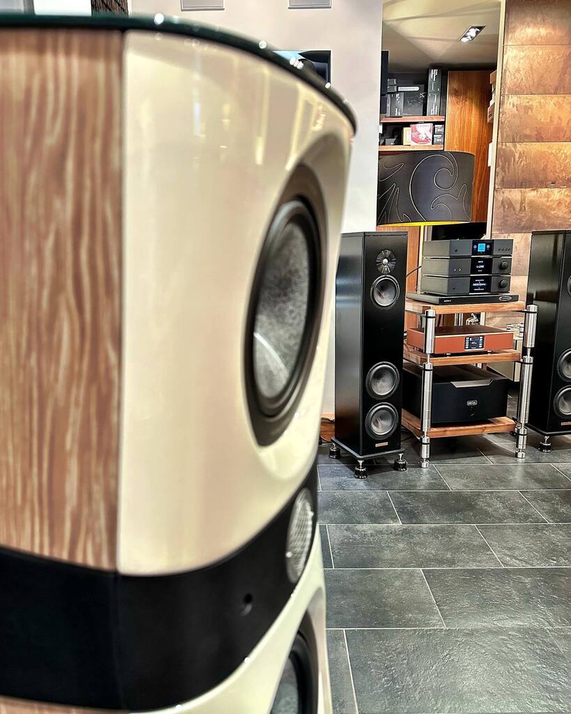 One of those just because shots, do you like ?
.
 #luxuryhifi #hifiealing  #hifi #neohighend #magico #magicospeakers #a3 #hifisystem #maidenhead  magicoa3 #instahifi #hegel  #hifiberkshire #audiolondon #focalsopra2 #auralicvega #focalspeakers #audiophile… instagr.am/p/Cp4f5_Qo61f/