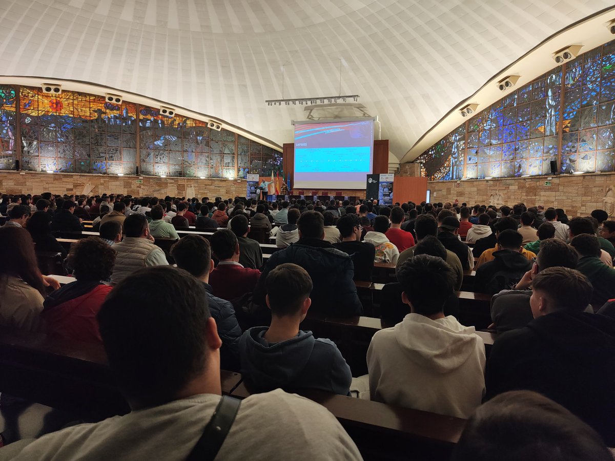 eduSatoe's tweet image. Salón hasta la bandera para escuchar a @Miguel_Arroyo76 y Cristian Villegas hablando de #ChatGPT y su aplicación en #ciberseguridad en la #SHS2k23 🤟😎🔝 #CórdobaPower