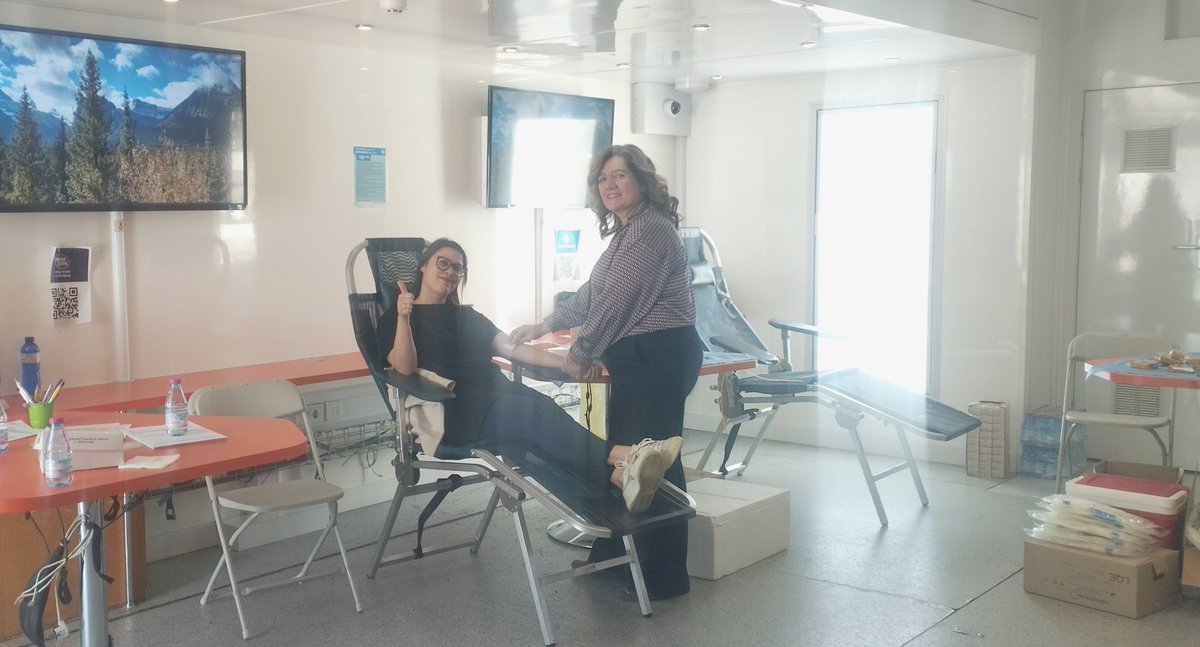 Σας περιμένουμε στην εθελοντική αιμοδοσία, που πραγματοποιούμε με την υποστήριξη του Πανεπιστημιακού Νοσοκομείου Ιωαννίνων, στην πλατεία Μαβίλη, μέχρι τις 13:30. Γιατί μπορούμε όλοι να γίνουμε ηρωες για έναν συνάνθρωπό μας και να προσφέρουμε ζωή και χαμόγελο!