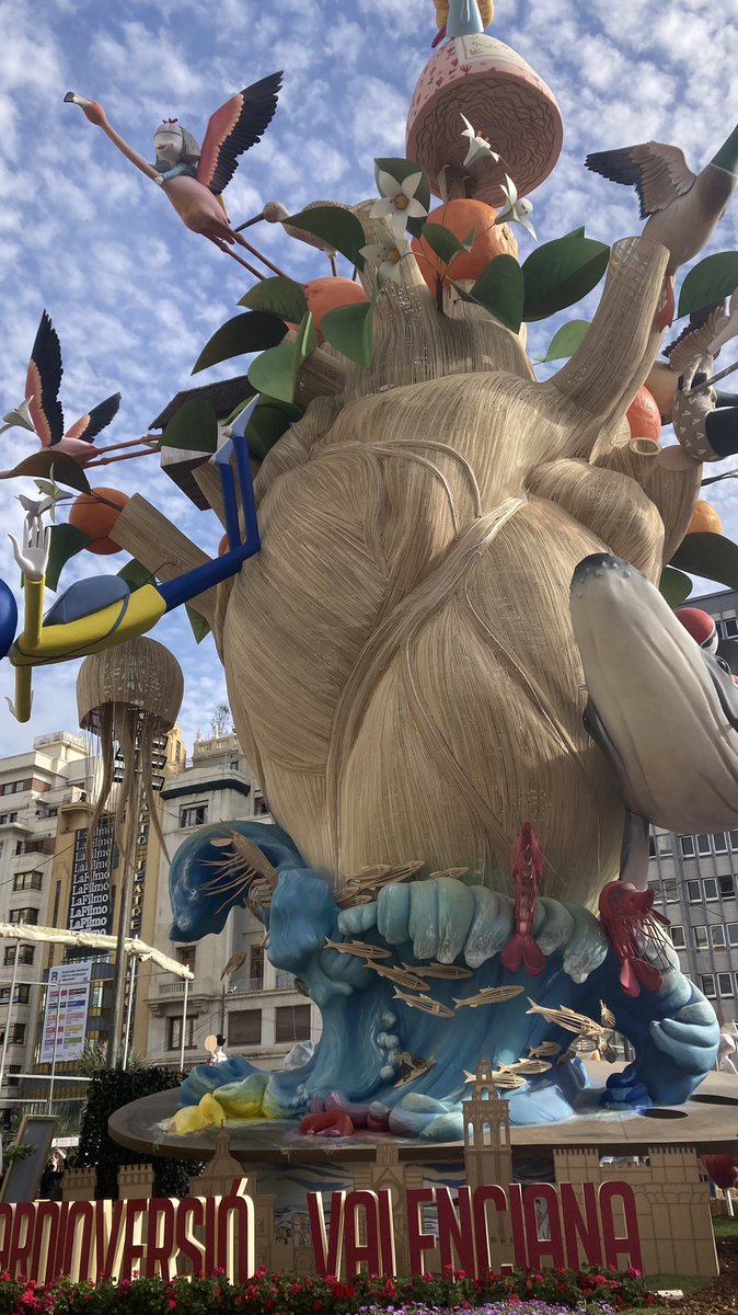 josepsalme_'s tweet photo. Brutal la falla de l’Ajuntament 🥰
I quan es creme el gran cor serà la flama de tot un poble en moviment? 🤓 #Falles2023 #FallesAPunt https://t.co/XvtTXh3cdb