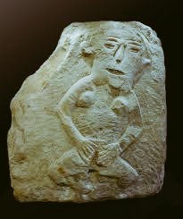 'Sheela na gigs' are described as 'figurative carvings of naked women displaying their vulvas' dating back to before the 11thc. Found on buildings in Europe, especially in Ireland☘ and are said to keep evil spirits away.
#WomensArt  #StPatrickDay