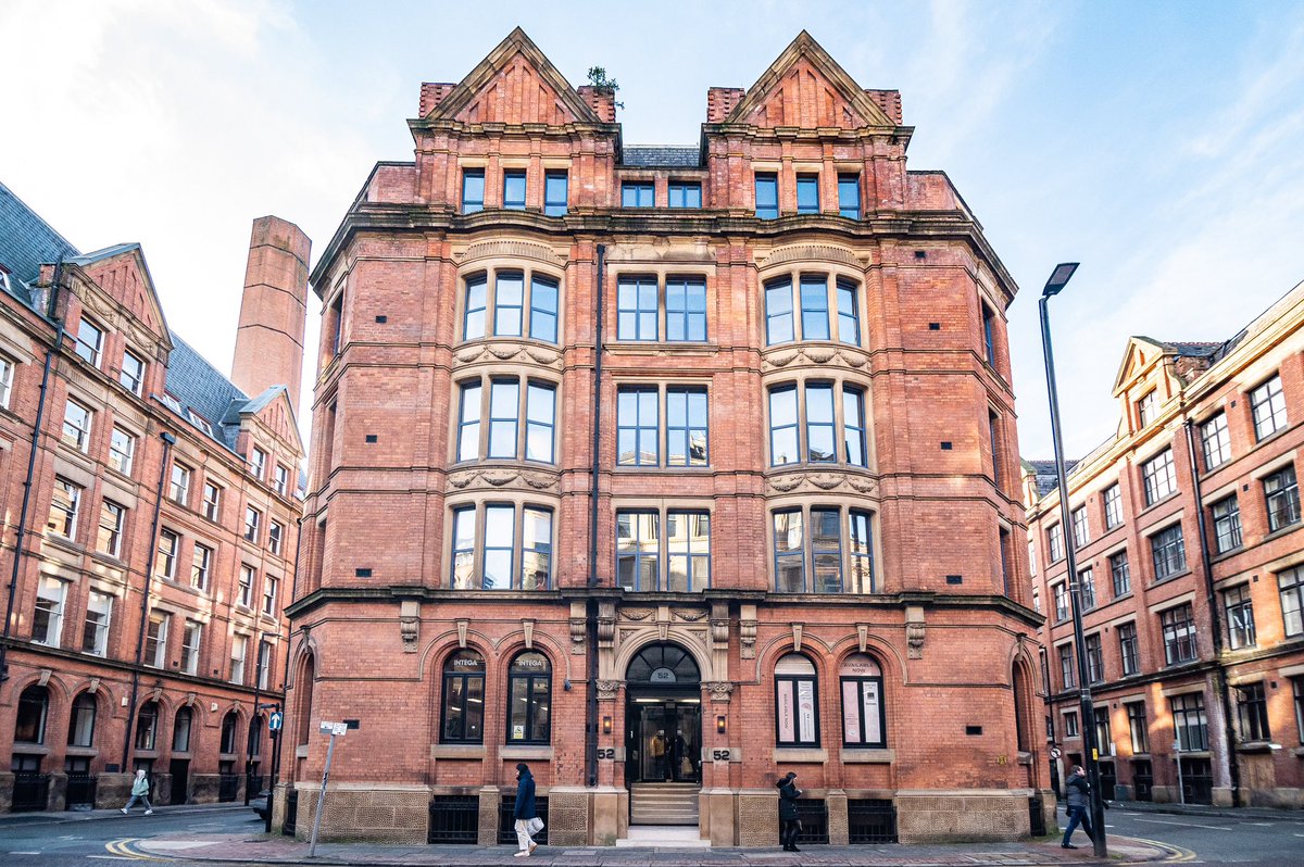 52PrincessSt's tweet photo. We're situated right beside the #OxfordRoad corridor, you can enjoy the many amazing bars and eateries #Manchester has to offer.

🍰 Loaf
📦 Hatch
🍸 Refuge
🍹 Yes Bar
🥗 Revolution

Learn more here 📲 https://t.co/dYetE2fSCC

Or get in touch 🤝
@16RealEstate │@Savills https://t.co/FT45V0HXwH