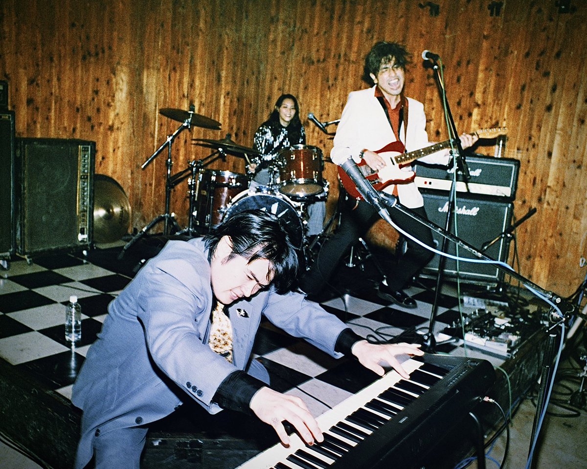 69thethrottle's tweet photo. 【第二次先行受付中】

＃解散ライブ

THE THROTTLE 10TH ANNIVERSARY LIVE &amp; THE PARTY
5/25(木)下北沢THREE公演

【Official SNS二次先行】
受付期間：3/12(日)12:00〜3/19(日)23:59まで！
URL：https://t.co/qyPaa8STaJ
当落結果：3/22(水) 18:00
発券方法：チケットぴあ電子チケット

#THETHROTTLE https://t.co/NPYPQMCaS5