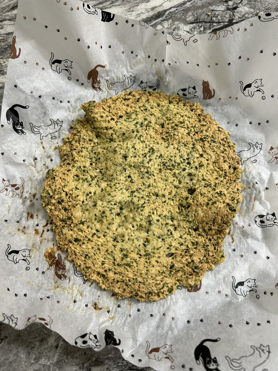 manami_body's tweet photo. 【豆腐チップス】
最近ハマってこればっかり食べてる
豆腐一丁をぐちゃぐちゃにして
レンジ600w3分×5回💡
あおさ海苔入れたらのり塩ポテチみたいでめっちゃ美味しいし豆腐だから安心してたくさん食べちゃう🤤 https://t.co/cQMFOWPNUL