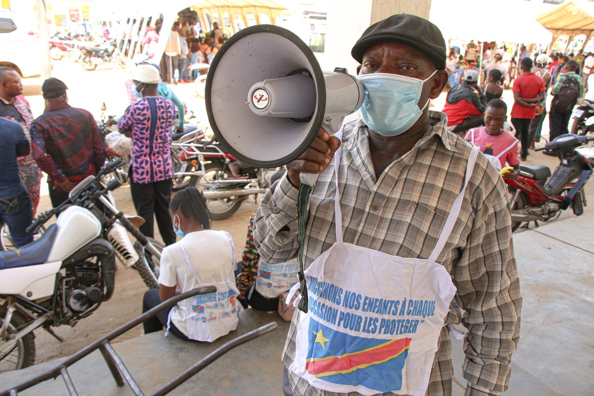 OMSRDCONGO's tweet photo. 2ème Jour de la campagne de vaccination contre le #poliovirus #cVDPV1 visant à immuniser plus de 10,8 millions d'enfants âgés de 0 à 59 mois dans 11 provinces 🇨🇩. Les parents & les vaccinateurs doivent veiller à ce que chaque enfant soit vacciné contre cette maladie invalidante https://t.co/g1JGg4SDZF