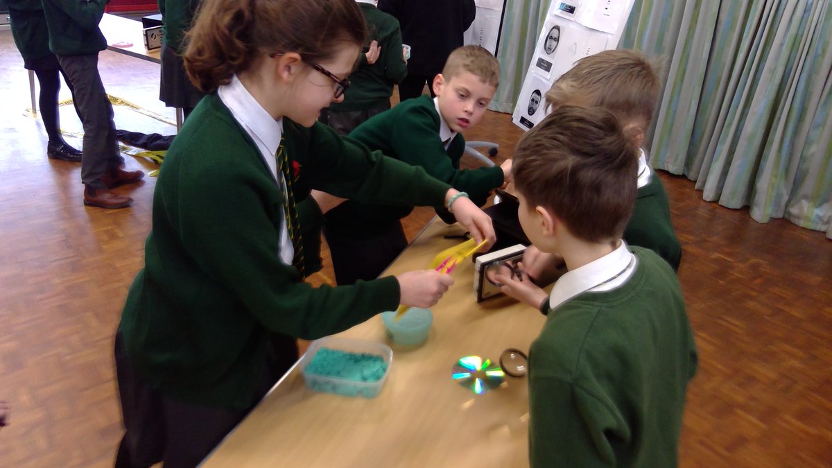 Lions class are ‘making connections’ in recognition of National Science Week with <a href="/educationgroup/">Education Group</a>. They are working hard to determine who done it! #ScienceWeek
