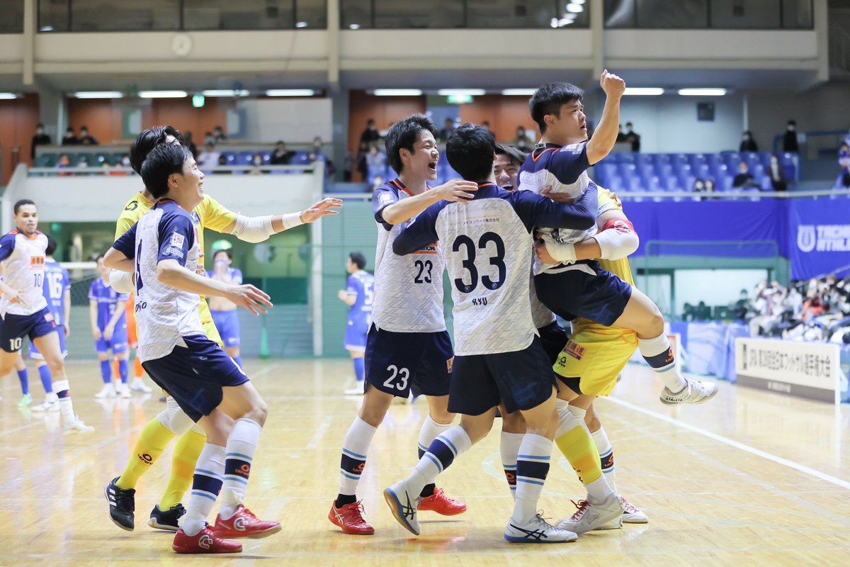 YSCC_FUTSAL's tweet photo. 🔵\\ Match Result //🟠
#全日本フットサル選手権大会
━━━━━━━━━━━
3.17金📍#駒沢体育館
🆚 #立川アスレティックFC 🐴
2-2 (PK 4-3) WIN🔥
━━━━━━━━━━━
劇的勝利❗️初のベスト4進出❗️
まだまだ終わらないラストダンス🕺💃

🥅｜宿本/芝野

#YSCC
#JFA
#ヤドラストダンス https://t.co/NGdt2FoX75
