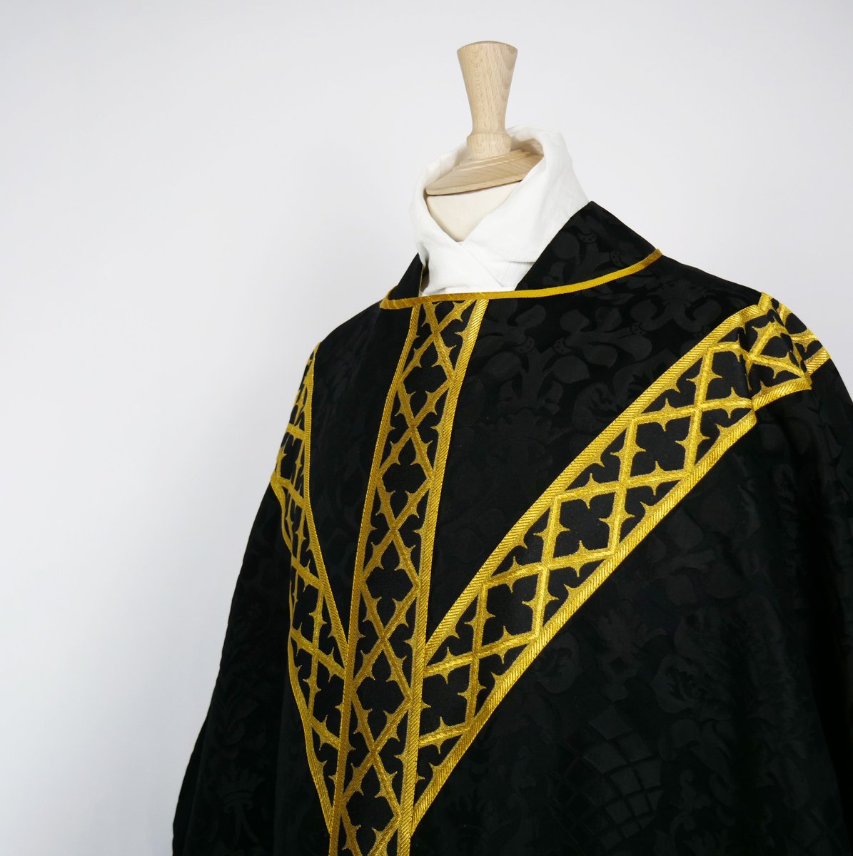 wattsandco's tweet photo. Here's a sneak peek of the latest additions to our stock range: the ‘Davenport’ in Rose and Black. 

Our newest Rose vestments arrive just in time for #Laetare Sunday - and the Black set is perfect for Good Friday just around the corner. https://t.co/Y2JX5AjX2p