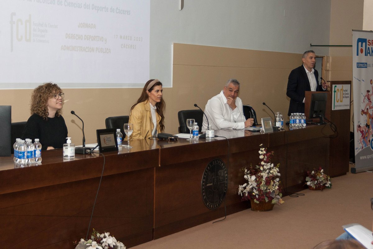 fcd_uex's tweet photo. Inauguración de la Jornada de Derecho Deportivo y Administración Pública. @sportmaking https://t.co/EpC3B252Eq https://t.co/FMyfshQRwM