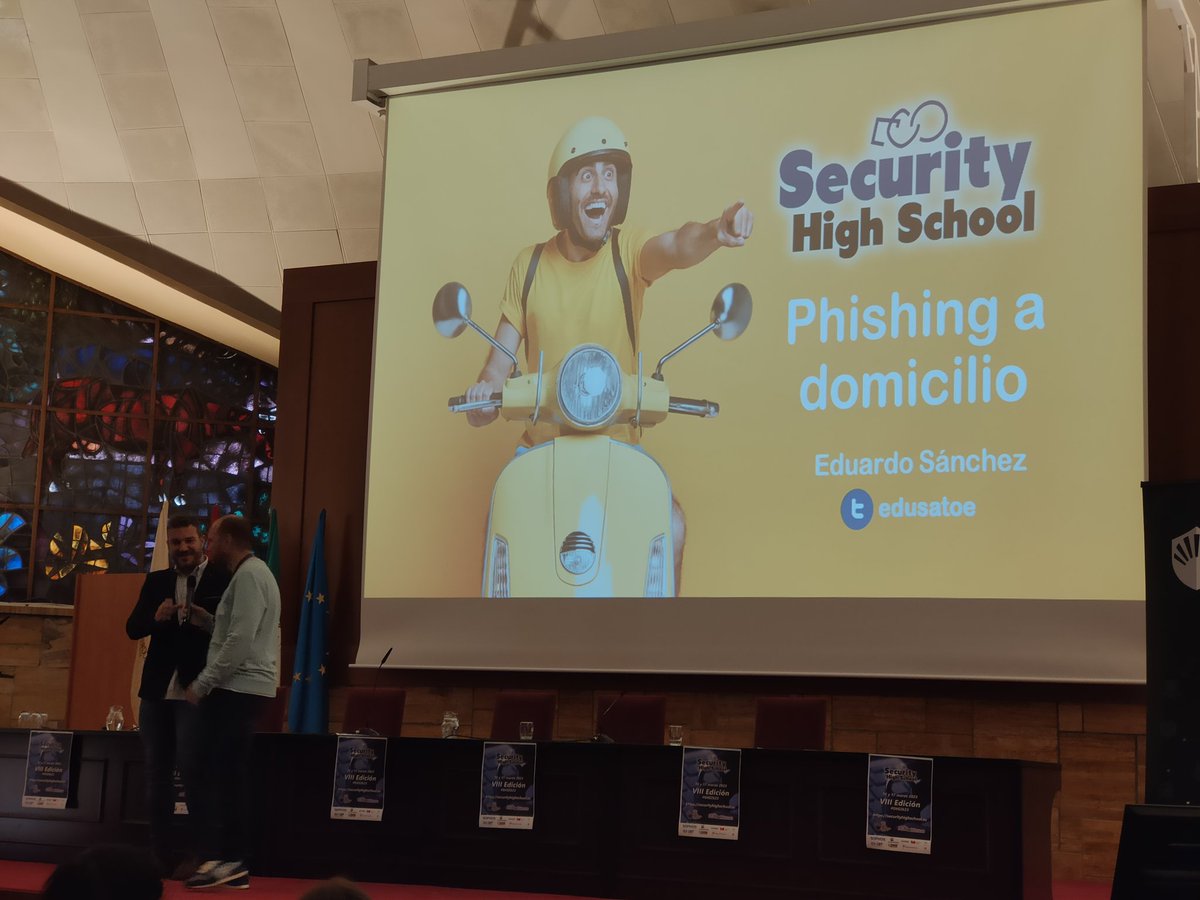 0xmrivas's tweet image. El siguiente ponente de las #SHS2k23 es un tal @eduSatoe 🙄
&quot;Phishing a domicilio&quot;