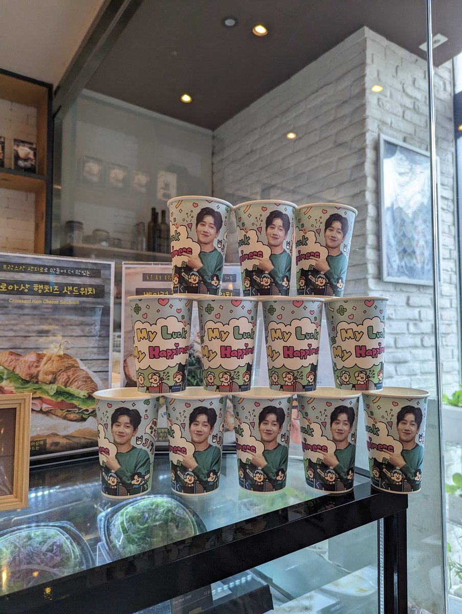 Maysane13's tweet image. 나두 가봤어 - ̗̀( ˶'ᵕ'˶)  ̖́- ♥️
#나의행운_나의행복_창선
#창선아_난_오직_너하나야
#HAPPY_CHANGSUN_DAY