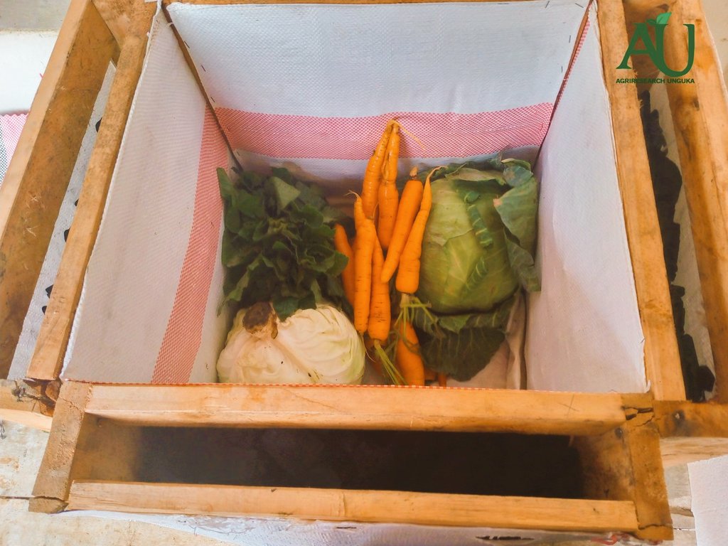 AGRIRESEARCHLtd's tweet photo. With smiles,#farmers welcomed 2023A season's #harvest. But #postharvestlosses scare them!To maintain these smiles,join us to expand our services to be able to accommodate your needs.Reach out to us and let's see how best we can work together with affordable #coldstorage  &amp; #ZEEC https://t.co/MN5RFXy6F8
