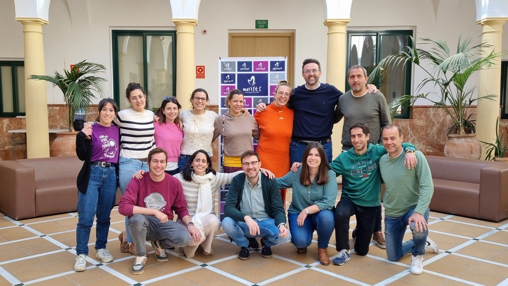 MaristasMedit's tweet photo. El equipo #EducAs para configurar el plan afectivo sexual en #Maristas Mediterránea completa sus sesiones en @Castillo_Maimon con la colaboración de más educadores de nuestros #colegios
#SomosEducación 📚
#SomosDiversidad 🤝 https://t.co/MuVZqQDwHF