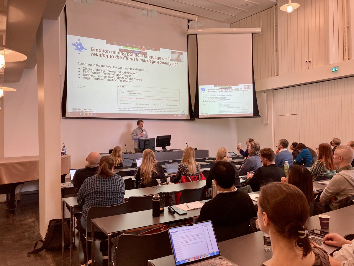 DayeiOh's tweet photo. @jiemakel discussed methodological pitfalls in computational soc sci & digital humanities: data science without rigorous interpretative understanding doesnt lead to actual understanding of the social phenomenon #DataficationHSSH https://t.co/WcFq5OZMp1